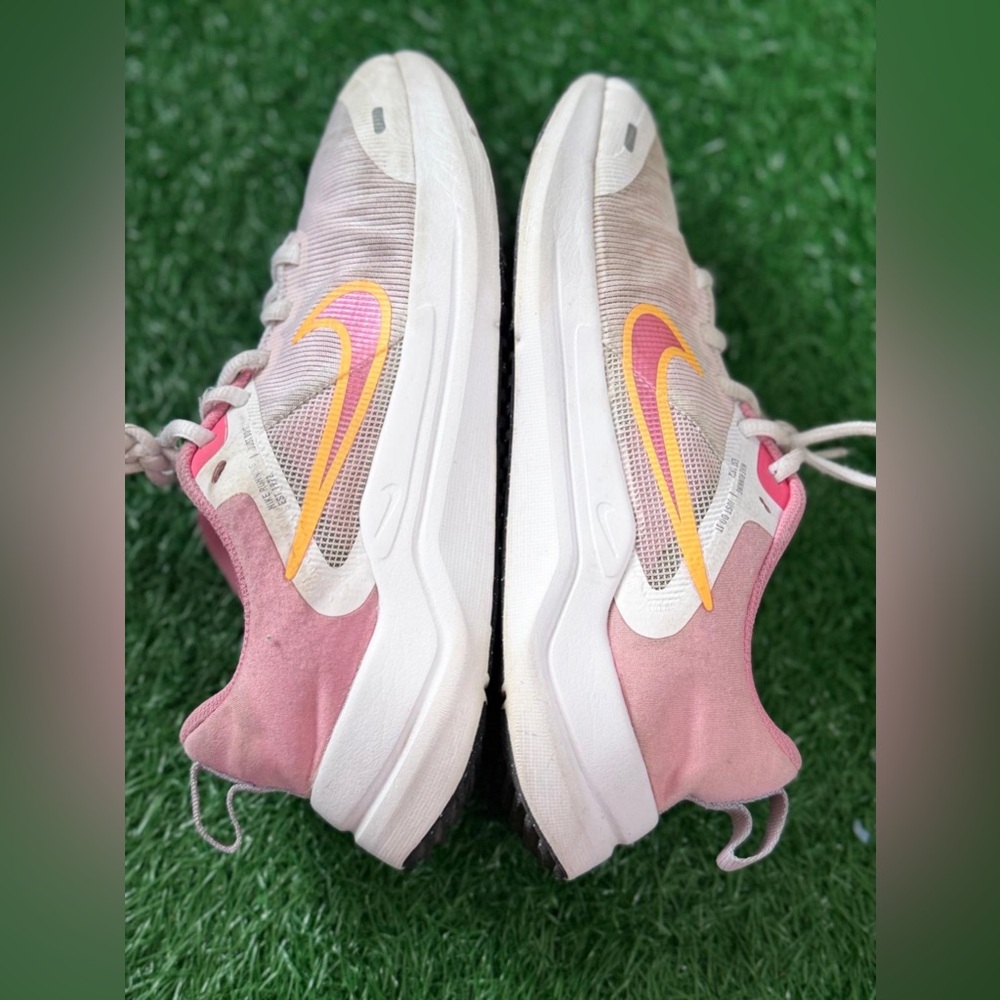 Nike Kids' Grade School Downshifter 12 Shoes Size 5Y